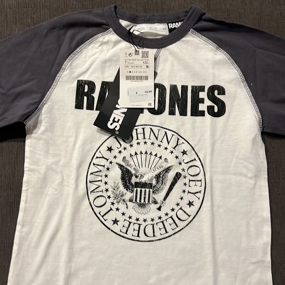 ⭐️Zara boy’s Ramones gray & white long sleeved t shirt Age 7 NWT - Picture 2 of 4